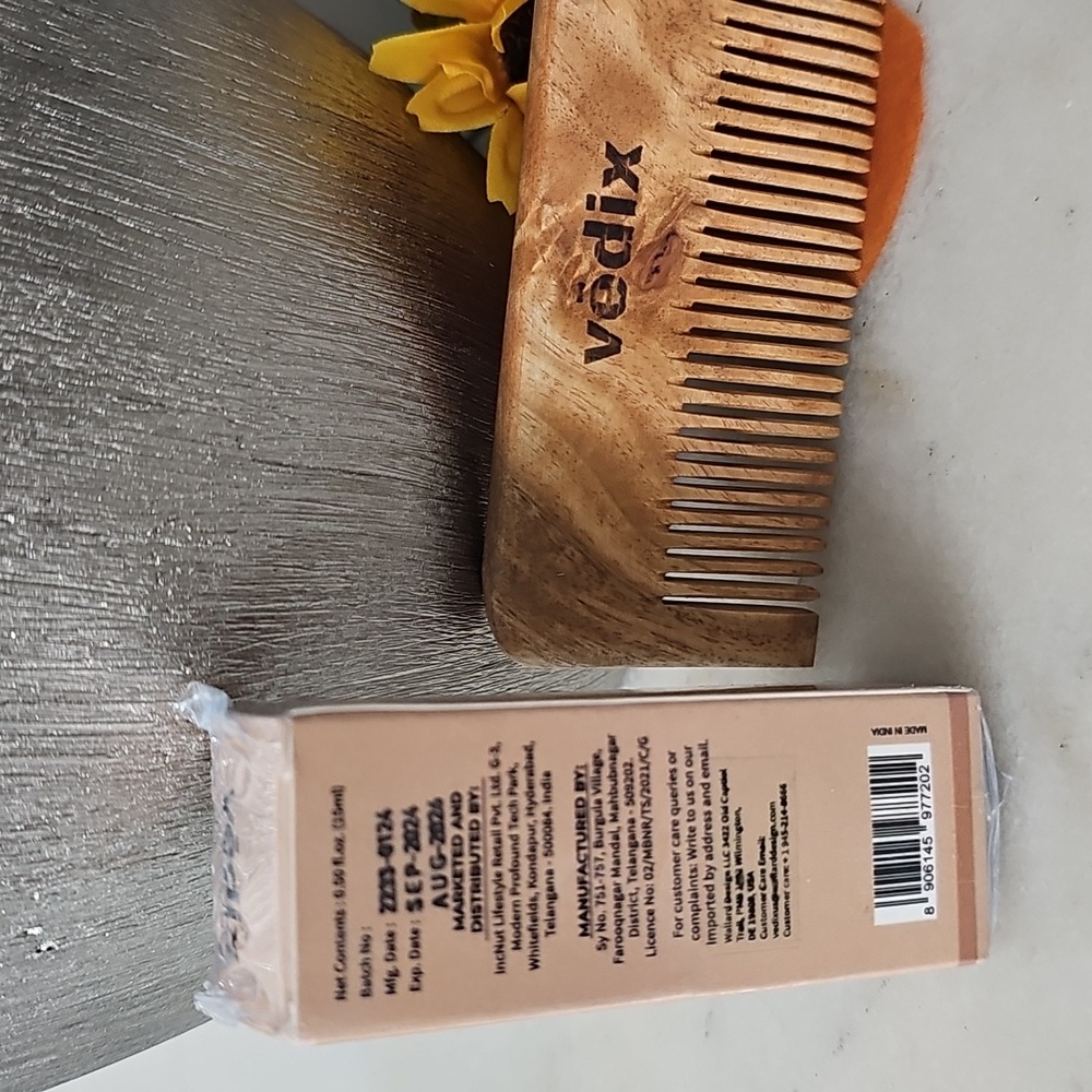 Vēdix Roha Rosemary Essential Oil & Comb - Picture 8 of 9